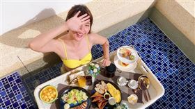 李懿享受屏東墾丁海島度假情形。（圖／翻攝自李懿臉書）