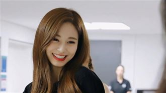 周子瑜回台灣了　網好奇：會投票嗎？