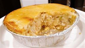 好市多邪惡「雞肉派」！季節限定網瘋搶　內餡炸裂超多汁（圖／翻攝自Costco好市多 商品經驗老實說）