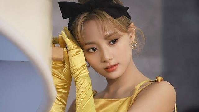 子瑜抵達桃機了！路人被美呆：臉好小