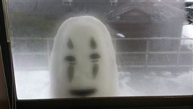 百葉窗,推特,無臉男,日本,雪人。（圖／翻攝自@YABUKOGI_LIFE推特）

