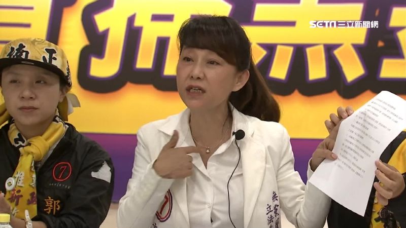 廠商控郭新政欠款　服務處聚集警蒐證