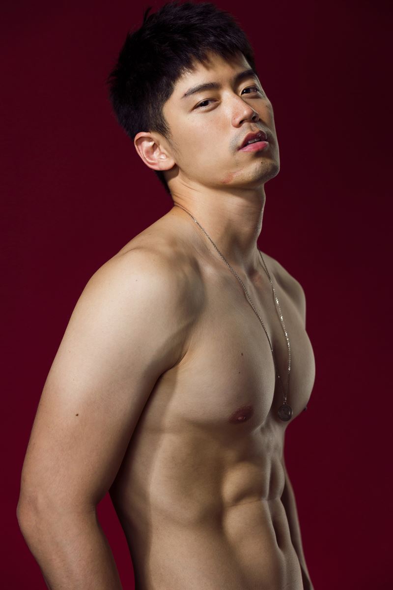 噴鼻血！性感男模拍寫真「三溝全露」 脫衣賣萌肉謝粉絲| 娛樂星聞| 三立新聞網SETN.COM