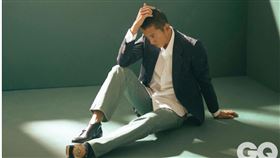 GQ雜誌2020年01月號封面人物【吳慷仁】：照片如蒙刊登，請註明「GQ雜誌提供」。本照片僅供為報導本次新聞時一併刊載使用，如於報導其他新聞時，需轉載或為任何其他使用，請務必來電與書面告知，必須在徵得康泰納仕公司同意。以避免雙方不必要之著作權相關爭議。請勿使用本次的新聞稿和圖片，做任何負面報導，感謝協助。