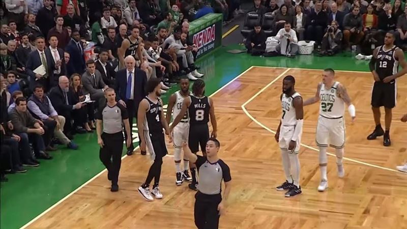 NBA／沃克首遭驅逐　球迷竟扔啤酒