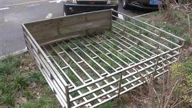 過年前大掃除！男清「防盜窗」5樓墜下慘死…驚曝致命關鍵（圖／翻攝自微博）