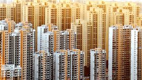 2019中國百城房價漲幅3.34%研究顯示，2019年中國房地產市場運行平穩，受到監測的100個重點城市房價漲幅為3.34%。圖為福建省龍岩市一處房地產樓盤。（中新社資料照片）中央社記者周慧盈北京傳真 109年1月5日