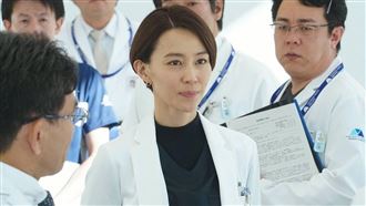 木村佳乃首披白袍！笑曝這裡需要休息