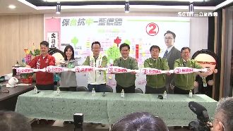 學運世代鐵三角同台　抬轎力挺洪慈庸