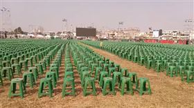 韓粉闖蔡選前之夜高雄造勢場 一看椅子嚇呆
圖翻攝自YouTube