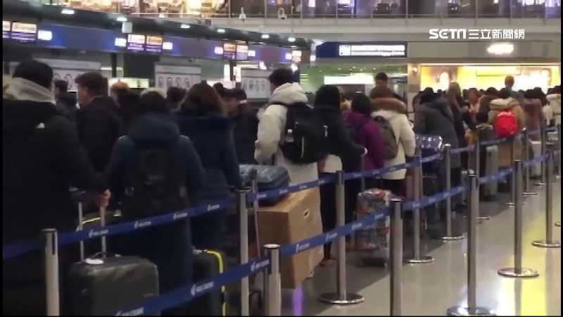 台商台生回家投票　北京機場湧現人潮