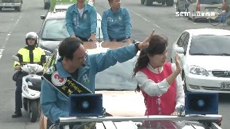 李昆澤聯合議員拜票　黃柏霖勤走街頭