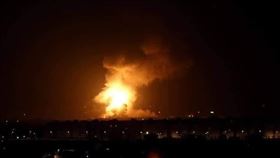 （圖／翻攝自推特@AsYouNotThinks）敘利亞,空襲,爆炸