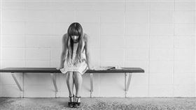 女生困惑示意圖（圖／翻攝自Pixabay）