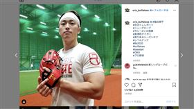 ▲福田周平秀出大肌肌（圖／翻攝自歐力士推特）