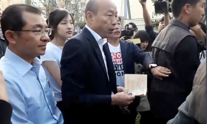 韓國瑜回林園投票！女兒韓冰驚喜現身