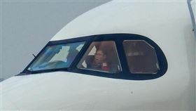 張國煒親駕大打哈欠,讀者授權提供