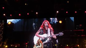 感受歌迷支持 陳綺貞馬國演唱會一度淚