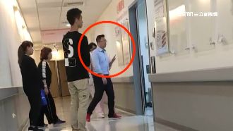 刀開一半被打斷！議員遭轟擅闖手術房