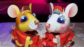 台灣燈會小提燈  吉利鼠與美力鼠2020台灣燈會在台中，交通部13日在圓山飯店舉行記者會，公布鼠年小提燈吉利鼠與美力鼠。中央社記者施宗暉攝  109年1月13日