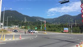 因應春節車潮　公路單位規劃蘇花改疏運措施蘇花改全線通車後，即將面臨春節長假車潮湧現的考驗，公路單位規劃車種管制、動態號誌控制及協調警力部署重要節點等疏運措施。中央社記者李先鳳攝　109年1月13日