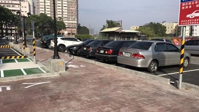 高雄楠梓青埔溝停車場完工開放停車