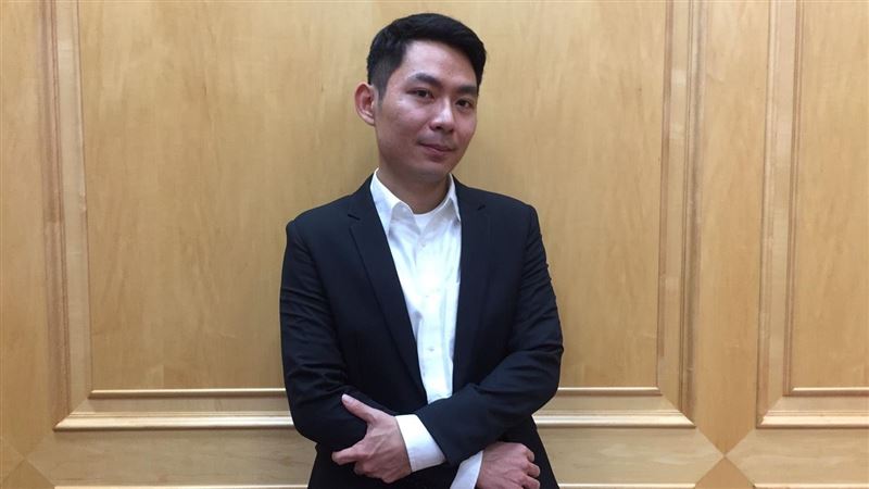 電機碩士月領35K　公司奧步秒失業