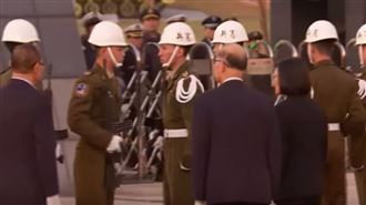 憲兵在總統面前轉圈圈　憲指部回應了