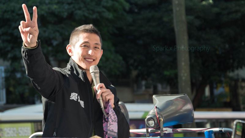 吳怡農哪裡優秀？網讚爆分析：不只帥