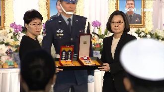 黑鷹殉職將士公祭　總統授沈一鳴勳章