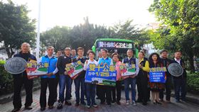 台中市雙十公車大年初一上路台中市交通局14日在中區興中停車場舉辦台中市雙十公車上路記者會，市長盧秀燕（前左5）宣布雙十公車將從1月25日（大年初一）起上路。中央社記者郝雪卿攝  109年1月14日