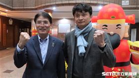 體育署長高俊雄和中職秘書長馮勝賢。（圖／記者王怡翔攝影）