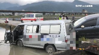 宜蘭2車相撞犁田　摔進田7人輕傷