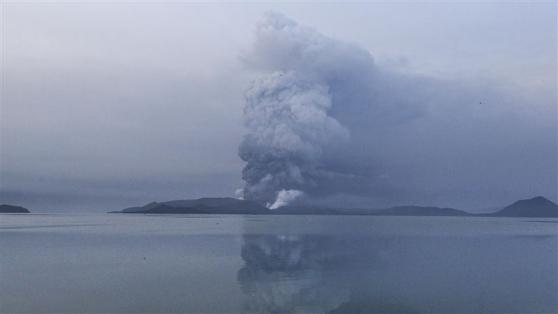 菲國塔爾火山活動暫歇　危險性仍高