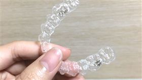 近視雷射vs隱形牙套　網一面倒秒選 （圖／網友陳小姐提供）