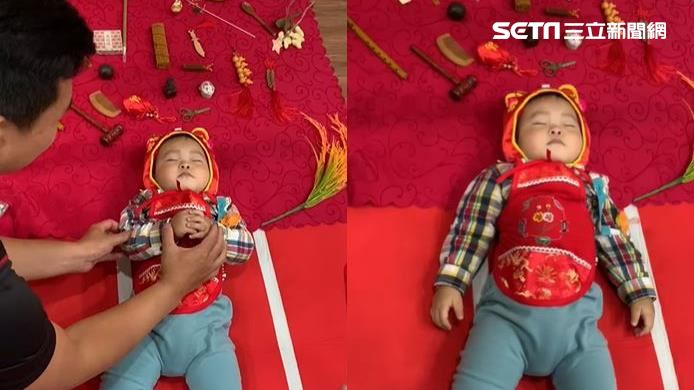 寶寶抓周到一半…睡著了　萌翻萬人