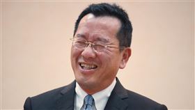 顧立雄主持金管會新春記者會金管會14日下午舉行109年新春記者會，主委顧立雄（圖）受訪時被問到總統蔡英文連任後，是否有被徵詢其他職務，他忍不住笑出來。中央社記者王騰毅攝　109年1月14日