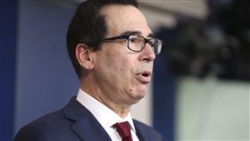美國財政部長梅努欽（Steven Mnuchin）在聲明中表示：「北韓勞力輸出會增加北韓政府的非法收入，違反了聯合國制裁。」(AP)