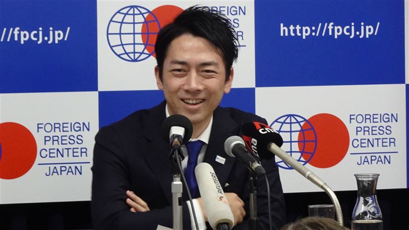 日環境大臣小泉帶頭休育嬰假