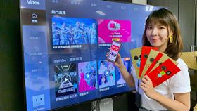 塞在車陣也要追劇  台灣大攜手國光客運過年7天長假下週啟動，台灣大攜手國光客運合作，搶塞車觀影商機。（台灣大提供）中央社記者江明晏傳真  109年1月15日