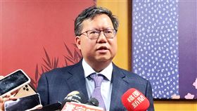 鄭文燦：補助款5年差500億元對桃園市不公平桃園市長鄭文燦（圖）15日在市政會議前接受媒體聯訪表示，桃園市總人口突破225萬人，中央政府對桃園的財政挹注也要大幅提升，桃園市5年拿到補助款比起5都差了新台幣500億元，今年補助款距離第5名的台南市差了88億元，對桃園市民非常不公平。中央社記者吳睿騏桃園攝  109年1月15日