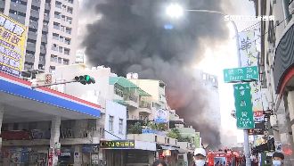 工廠大火黑煙瀰漫　市民怒：市長在哪