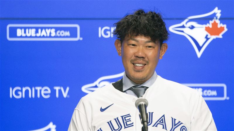 美職／怕露屁股　山口俊棄相撲打棒球