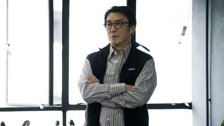 男星暴瘦傳中風　拐杖照曝光網噴淚