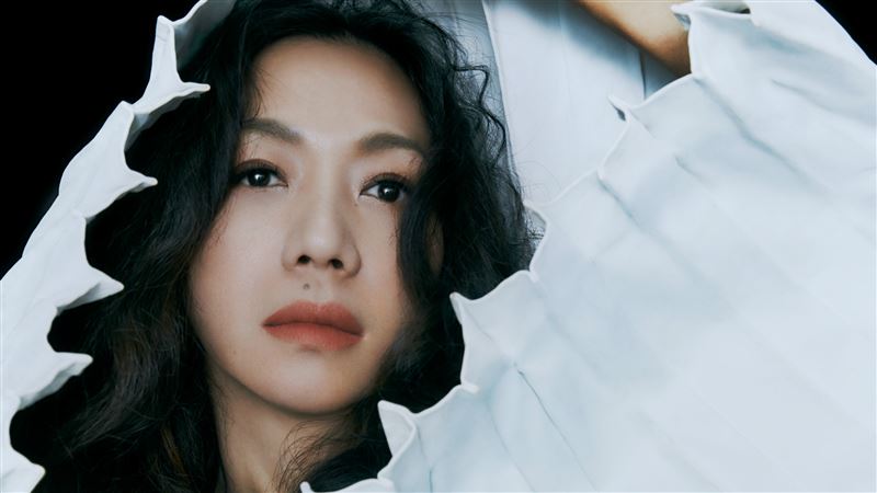 萬芳二度攻蛋最後一唱？嘆不那麼線上