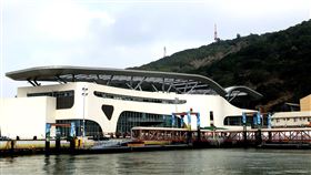 馬祖福澳港年客運吞吐量  破80萬大關港務機關統計，108年福澳港總客運吞吐量為80萬7751人次，包括台馬航線、小三通航線、島際交通航線與生態航線等都以福澳做為樞紐母港。（連江縣港務處提供）中央社  109年1月16日