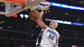 ▲葛登（Aaron Gordon）利用籃板助攻暴扣。（圖／美聯社／達志影像）