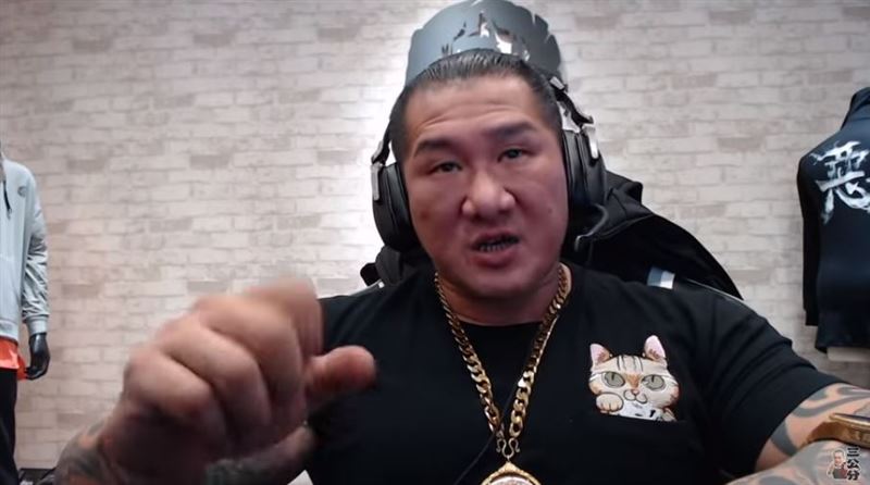 館長送雞排引人潮暴動　他終於回應了