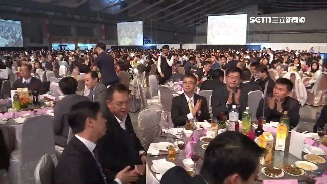 同事中獎請客　他「狂點」挨轟不要臉