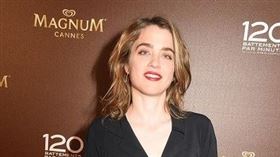 法國導演被控性侵凱撒獎影后　當局展開司法調查　（圖／翻攝自Adèle Haenel粉絲專頁）

https://www.facebook.com/pg/adelehaenelfanpage/photos/?ref=page_internal